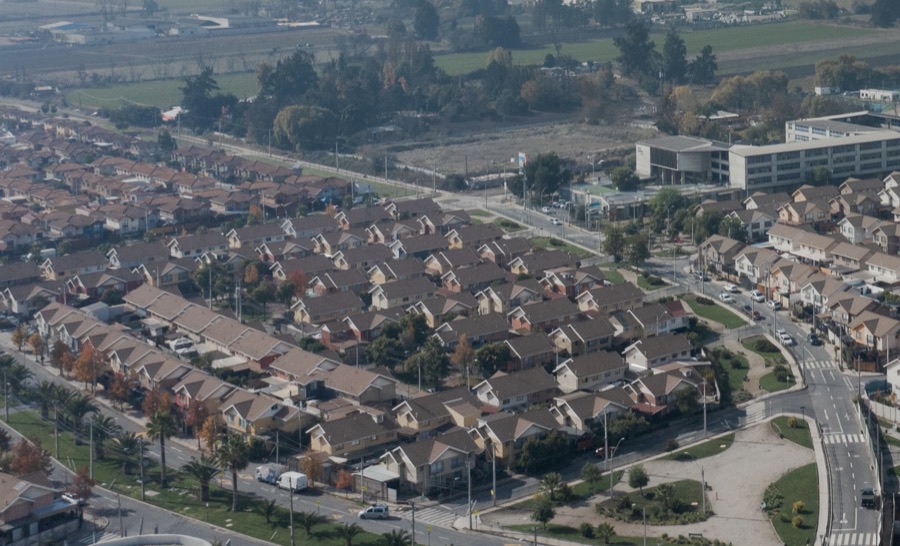 Vista aérea de barrio desarrollado por Guzmán y Larraín